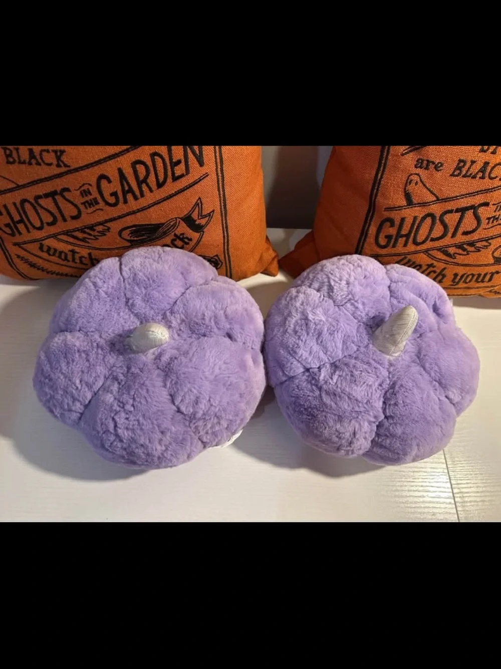 Nwot HYDE&EEK! set of 2 purple pumpkin 🎃 plushie pillows